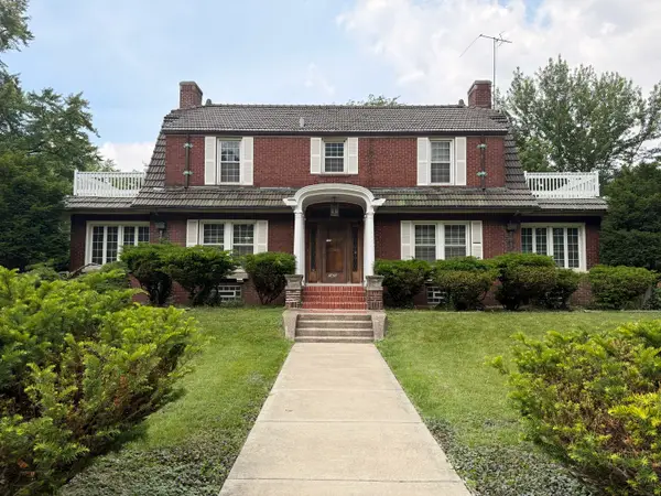 14200 S Burnham Avenue, Chicago, IL 60633