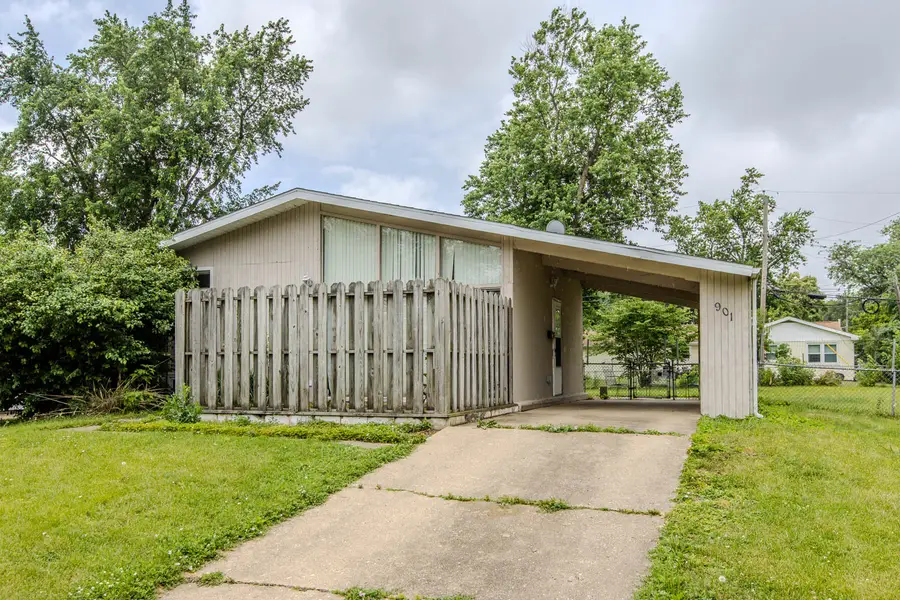 901 Mayflower Avenue, Bloomington, IL 61701 - #2
