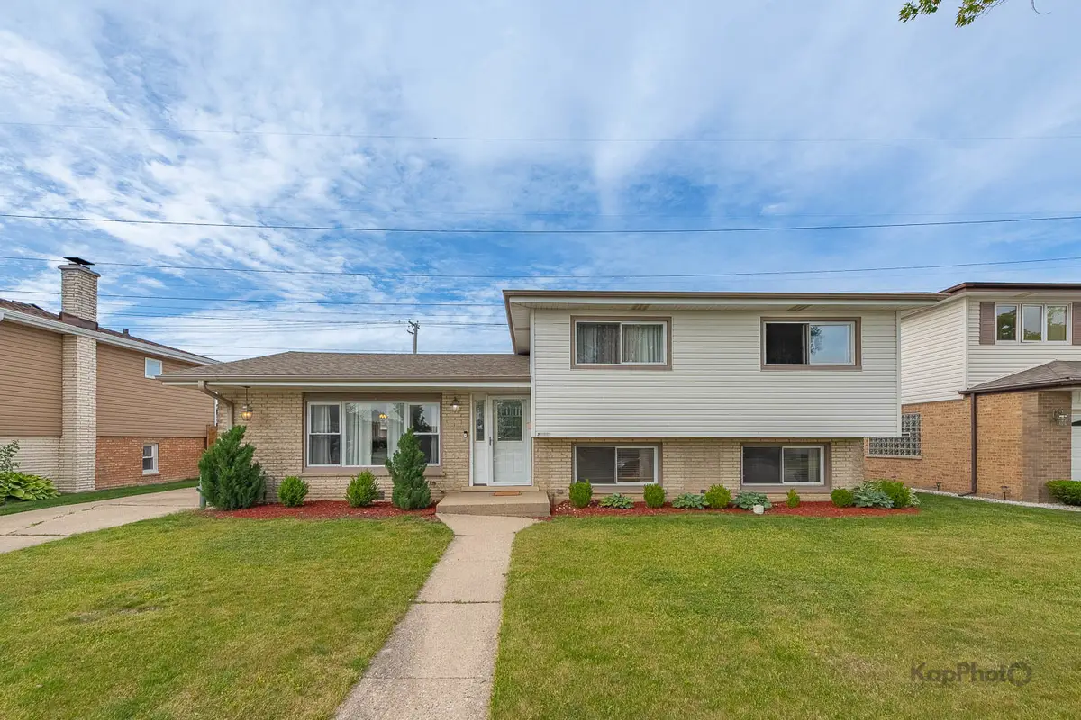 8142 W Lyons Street, Niles, IL 60714 - #1
