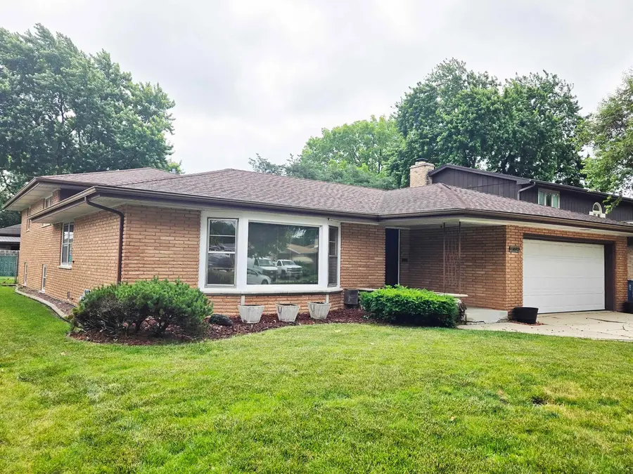 9605 S Kolin Avenue, Oak Lawn, IL 60453 - #3