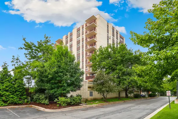 141 N La Grange Road #805, La Grange, IL 60525