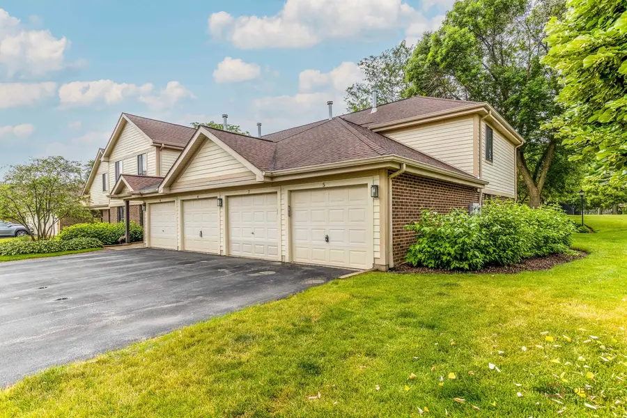 823 E Coach Road #6, Palatine, IL 60074 - #2