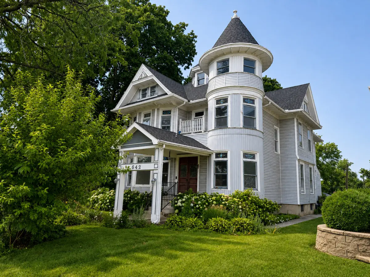 642 W Stephenson Street, Freeport, IL 61032 - #1