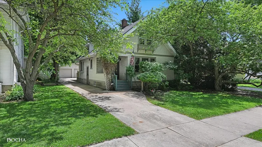 144 S Commonwealth Avenue, Aurora, IL 60506 - #2