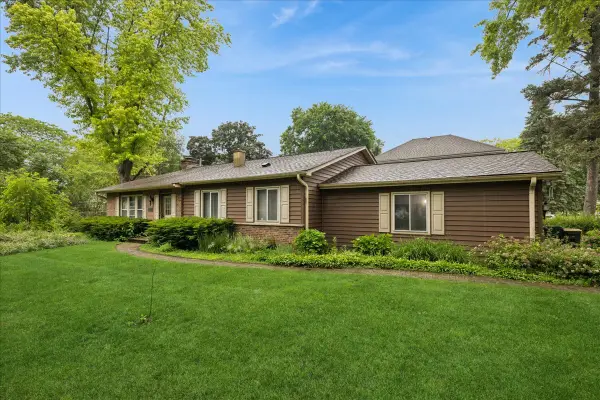 510 W Rockland Road, Libertyville, IL 60048