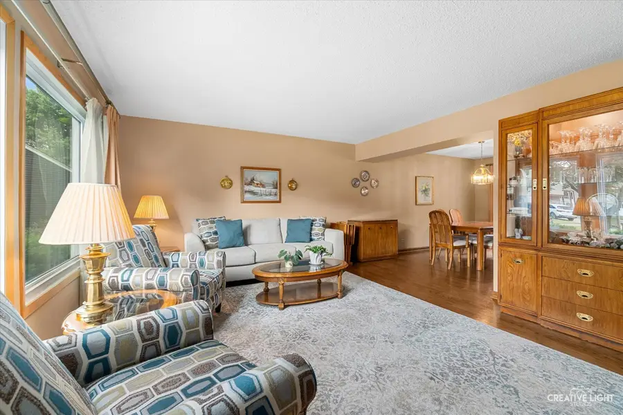 30W110 Avondale Court, Warrenville, IL 60555 - #2