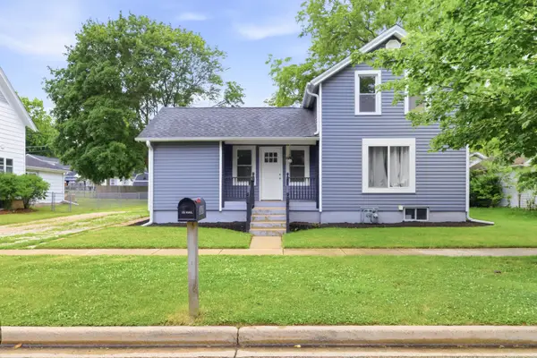 207 E Jefferson Avenue, Hampshire, IL 60140
