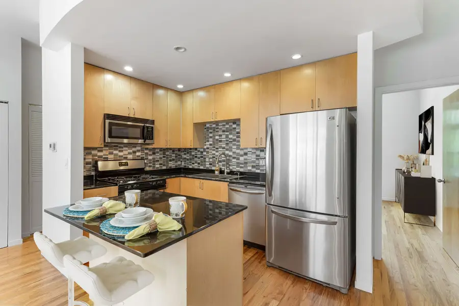 2312 W Bloomingdale Avenue, Chicago, IL 60647 - #3