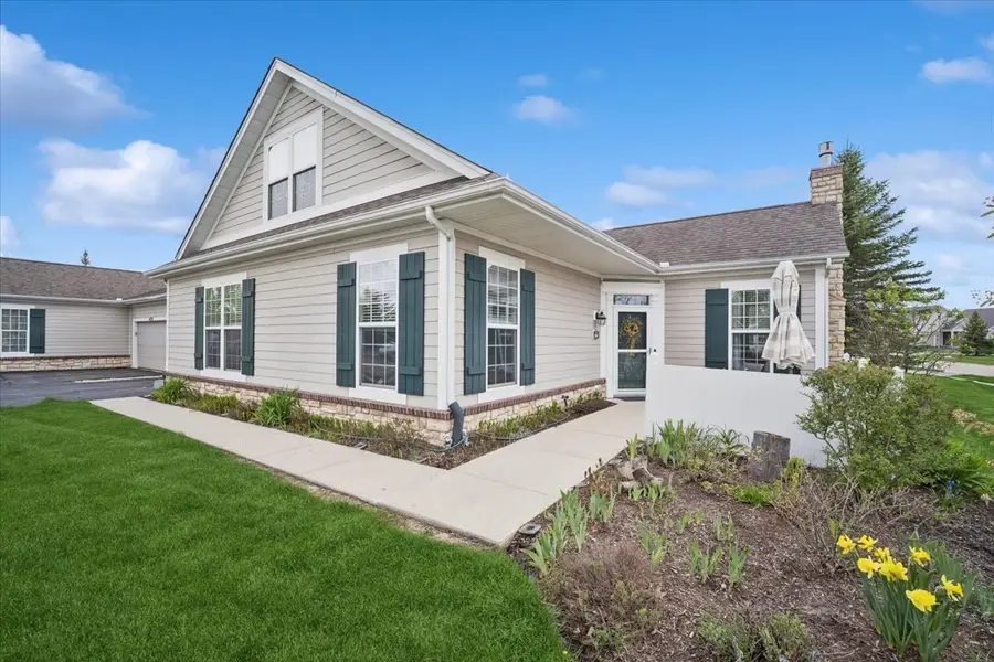 640 Schumann Street, Woodstock, IL 60098 - #2