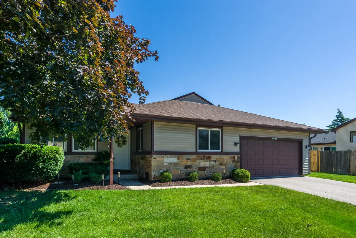 30W253 Bedford Lane, Warrenville, IL 60555 - #1