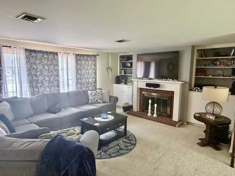 1812 Ave E, Sterling, IL 61081 - #3