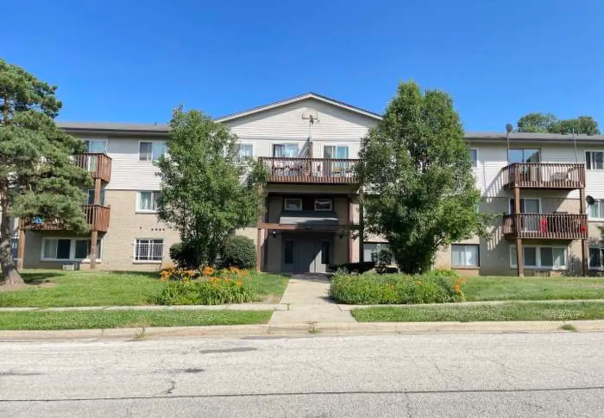 555 Deepwoods Drive #2E, Mundelein, IL 60060 - #1