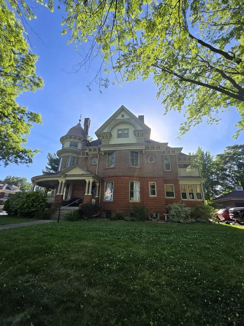 320 E 2nd Avenue, Monmouth, IL 61462 - #2