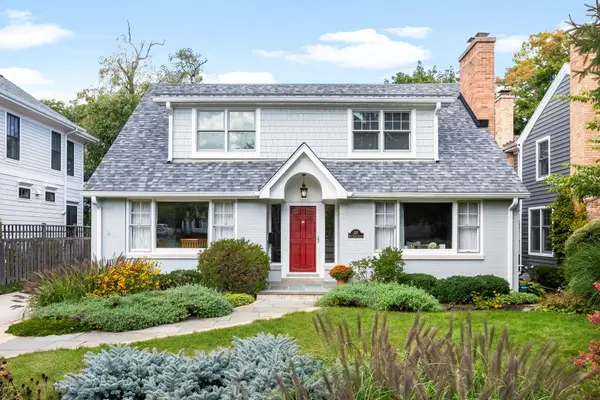 222 E Center Avenue, Lake Bluff, IL 60044