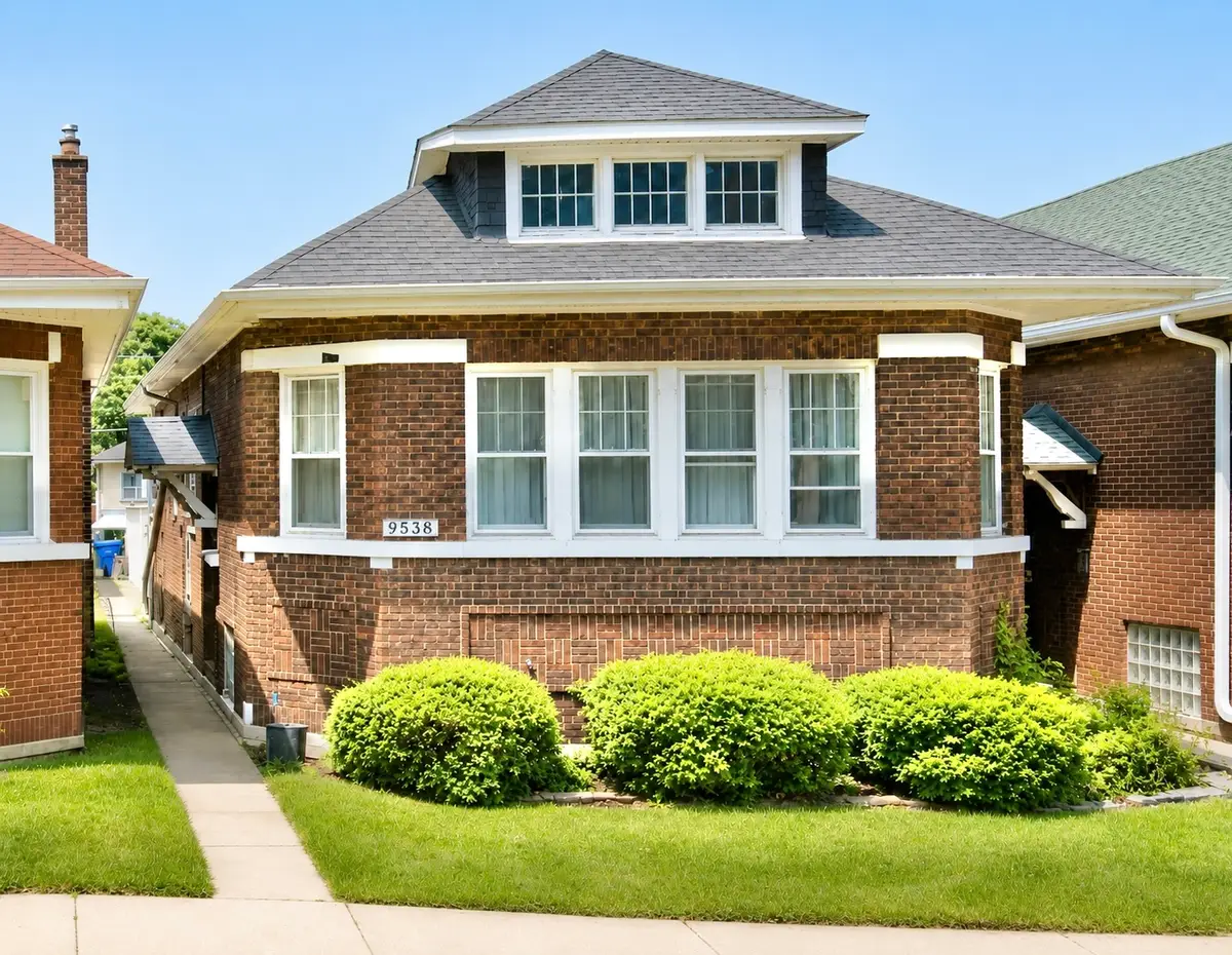 9538 S Greenwood Avenue, Chicago, IL 60628 - #1