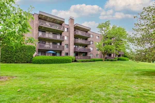 917 Vose Drive #411, Gurnee, IL 60031