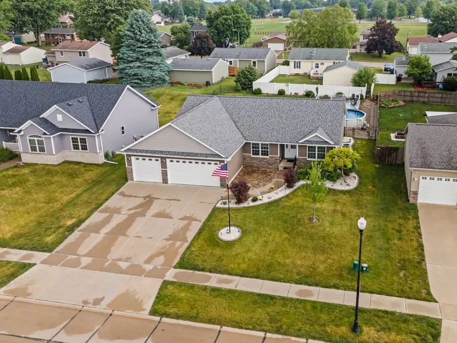 520 Pinehurst Drive, Eldridge, IA 52748 - #3