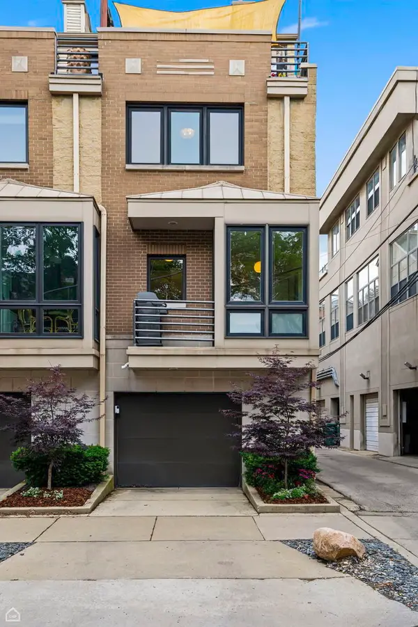 2740 N Wayne Avenue #C, Chicago, IL 60614
