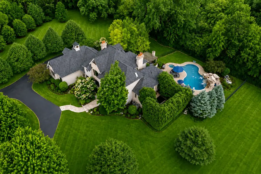10N618 Manchester Lane, Elgin, IL 60124 - #2