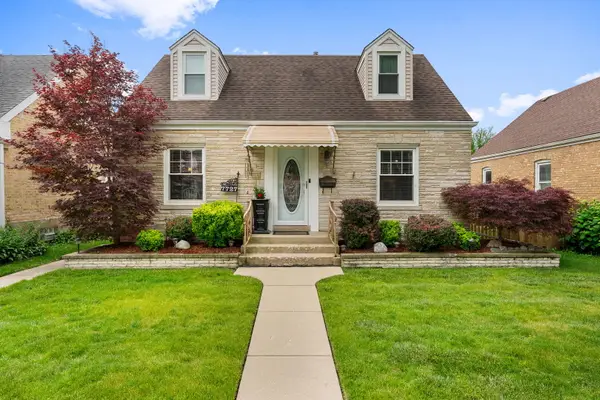 7727 W Berwyn Avenue, Chicago, IL 60656
