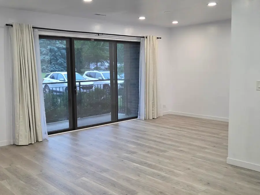 301 Lake Hinsdale Drive #108, Willowbrook, IL 60527 - #3