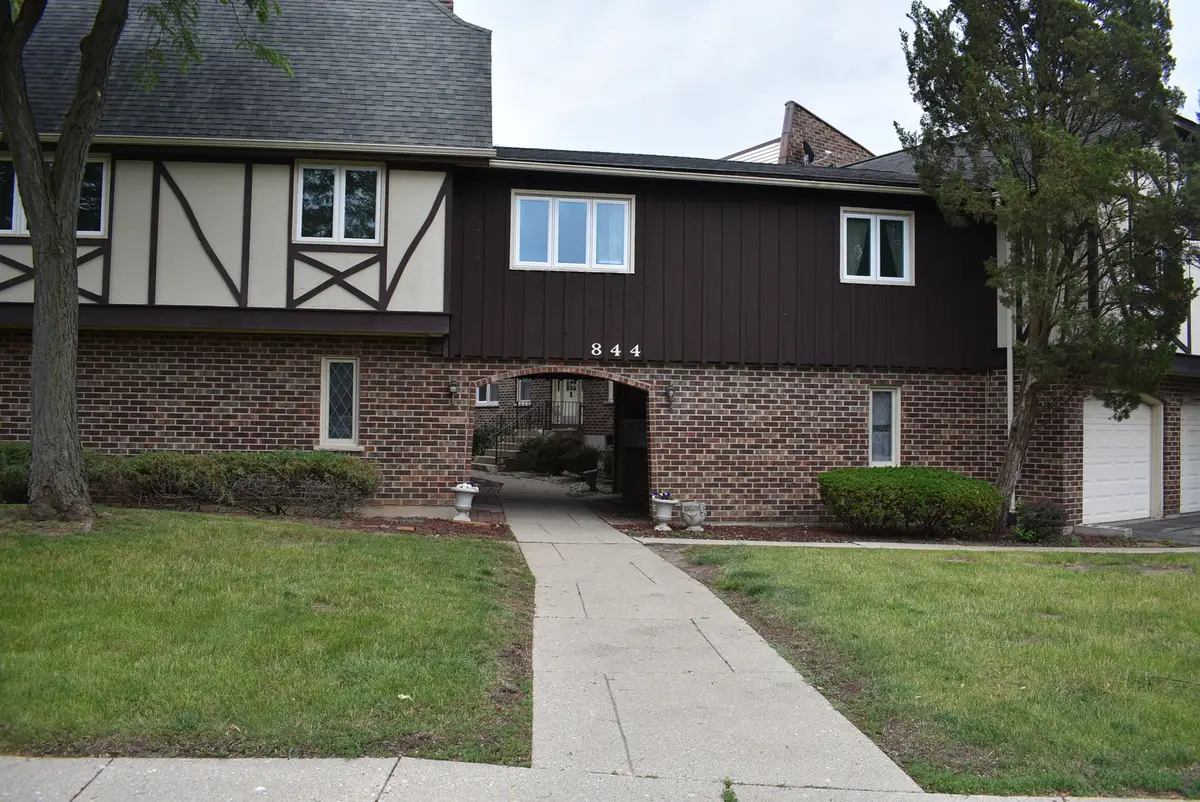 844 Village Quarter Road #B5, West Dundee, IL 60118 - #1
