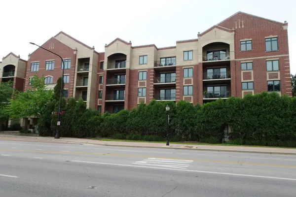 5 W Central Road #313, Mount Prospect, IL 60056