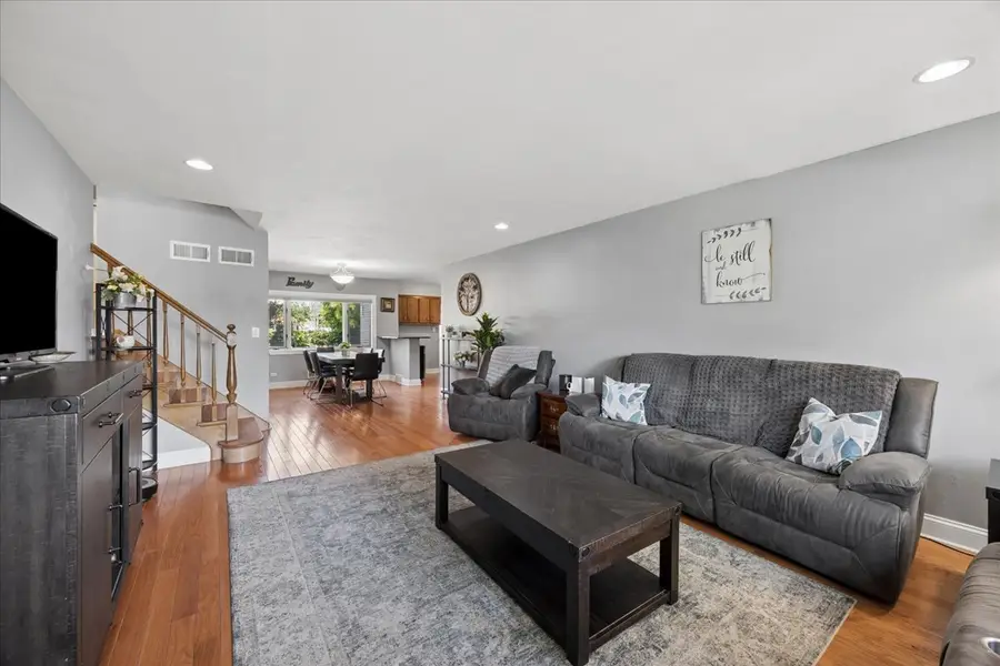 1646 Portsmouth Avenue, Westchester, IL 60154 - #3