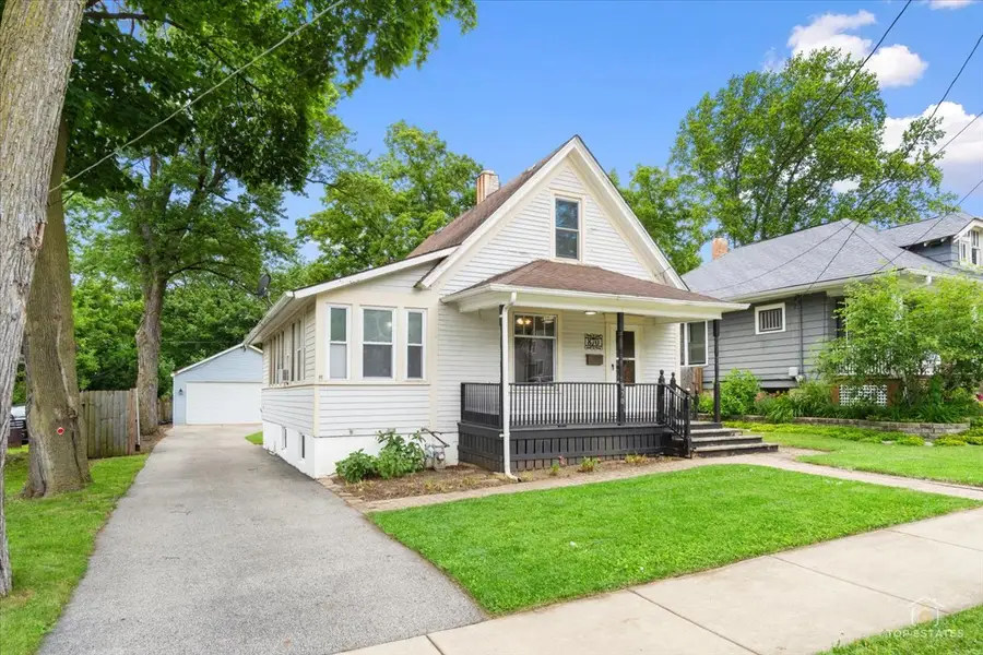 870 Lavoie Avenue, Elgin, IL 60120 - #2