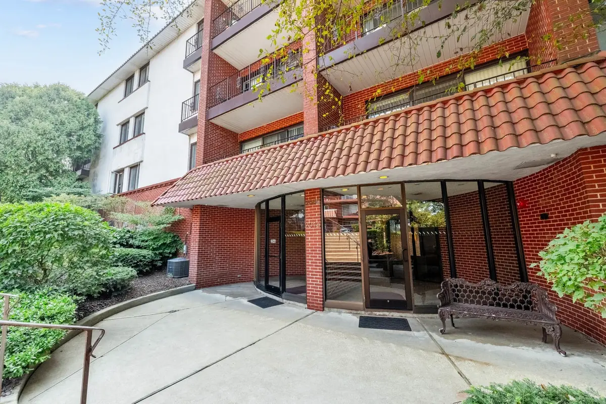2046 Saint Johns Avenue #3E, Highland Park, IL 60035 - #1