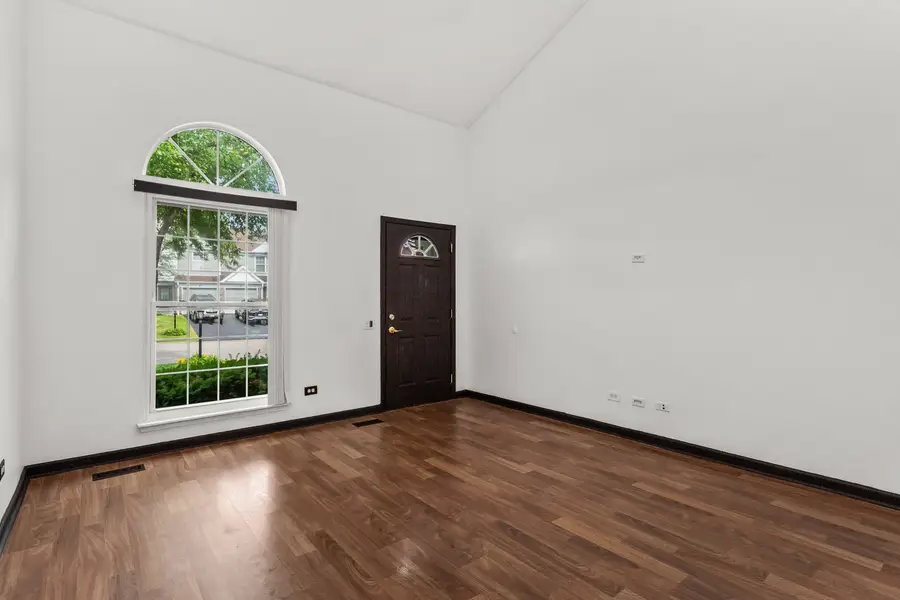 3 Chaucer Lane #A, Streamwood, IL 60107 - #2