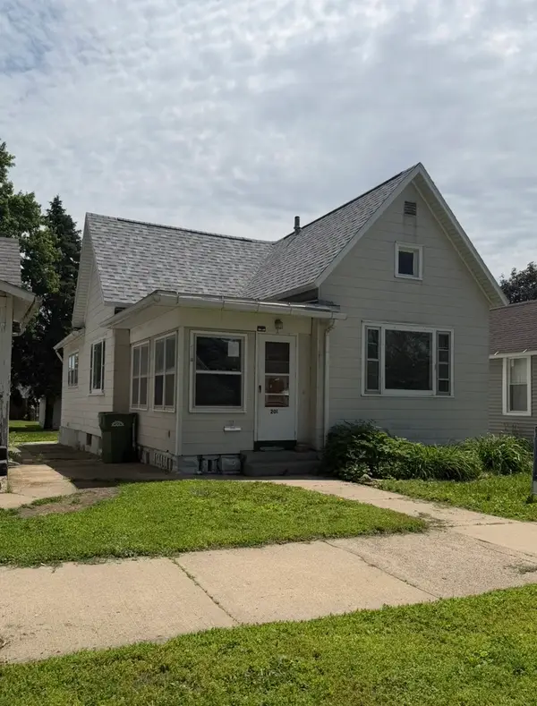 201 Fayette Street, Clinton, IA 52732