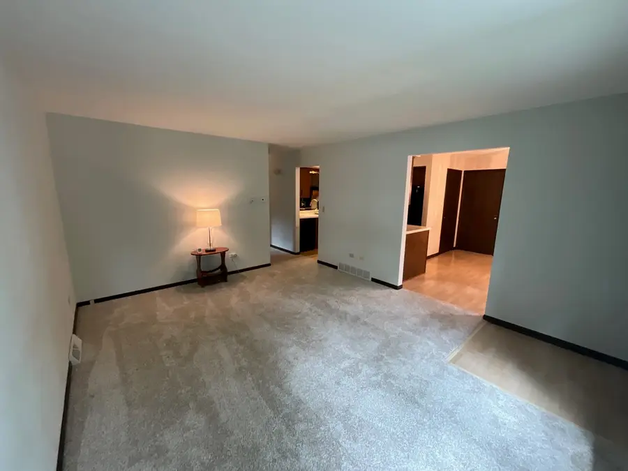 69 Devonshire Circle, Elgin, IL 60123 - #3
