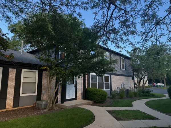 212 Inverrary Lane #B2, Deerfield, IL 60015