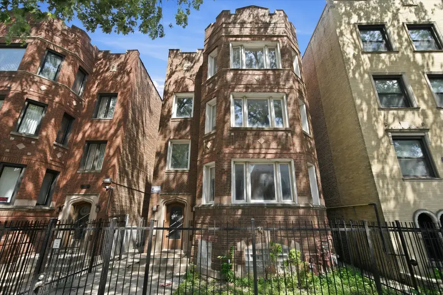 7537 S Phillips Avenue, Chicago, IL 60649 - #2
