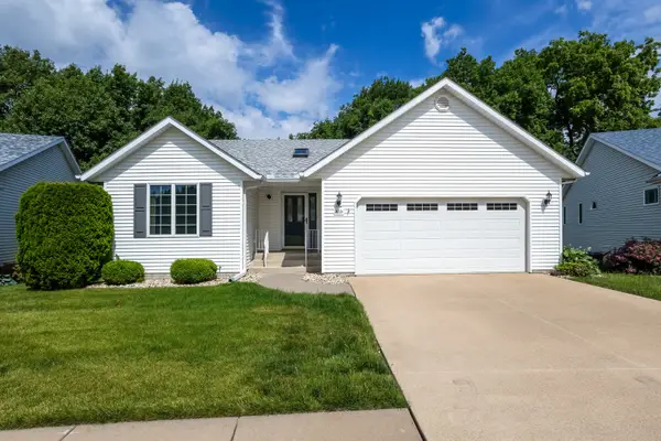 2021 Villa Pines Circle, Carbon Cliff, IL 61239