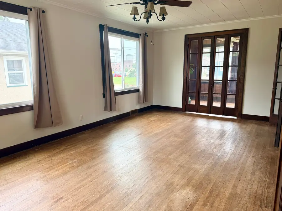 1515 7th Street, Peru, IL 61354 - #2