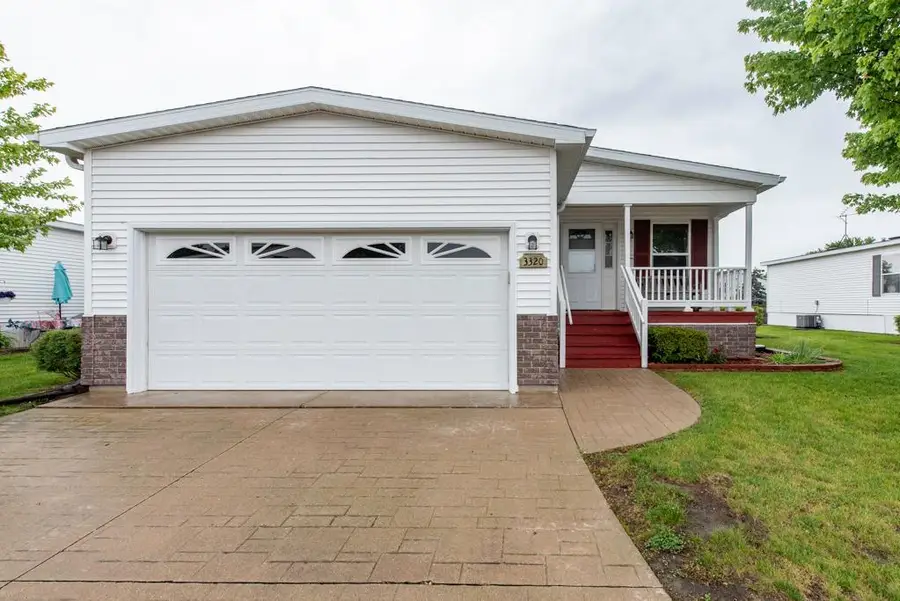 3320 Evergreen Lane, Park City, IL 60085 - #2