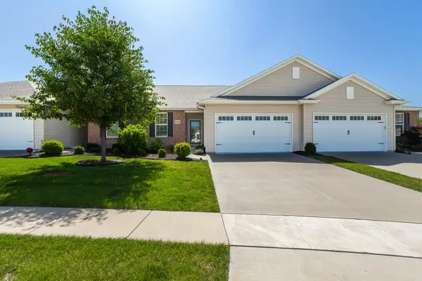 5555 E Creekside Lane, Bettendorf, IA 52722
