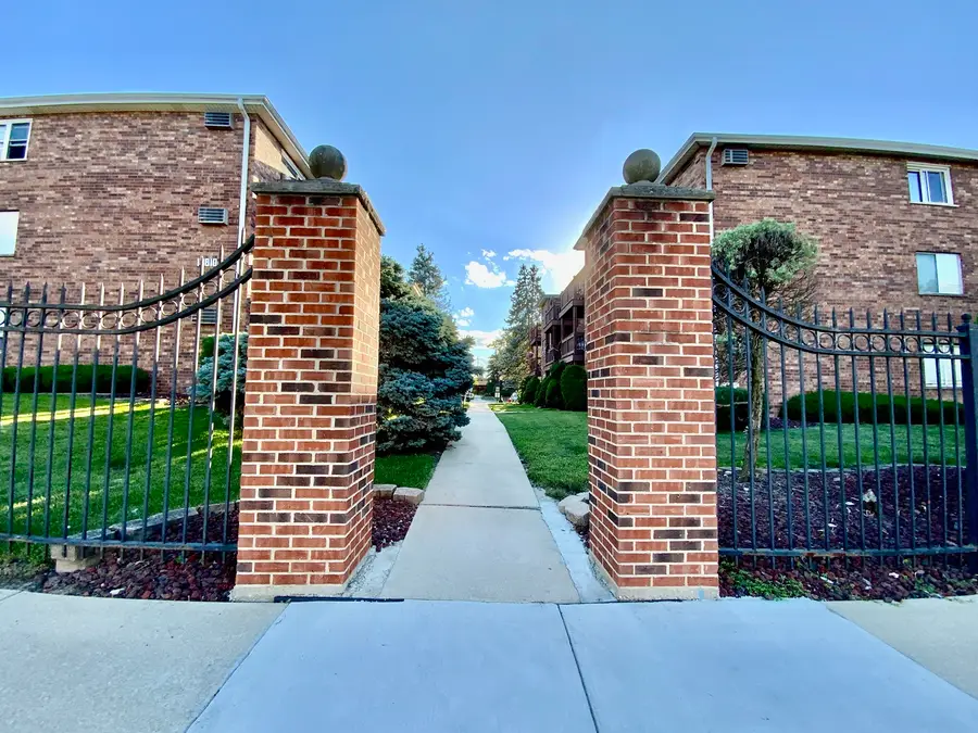 14810 S Kilpatrick Avenue #411, Midlothian, IL 60445 - #2