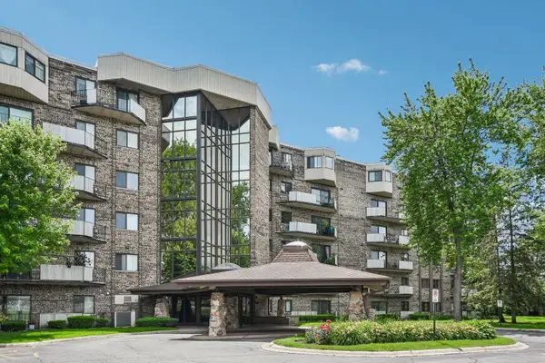 1275 E Baldwin Lane #104, Palatine, IL 60074