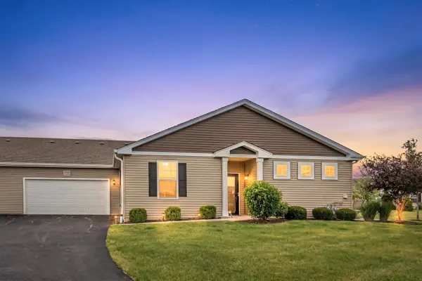 1116 Crestview Lane, Pingree Grove, IL 60140