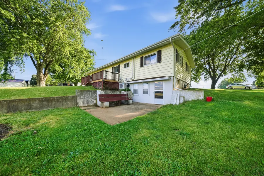 3447 Hilldale Drive, Freeport, IL 61032 - #3