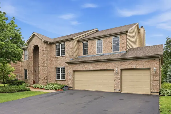 524 Camargo Club Drive, Lake In The Hills, IL 60156