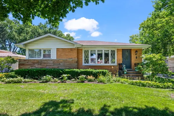 705 N Drury Lane, Arlington Heights, IL 60004