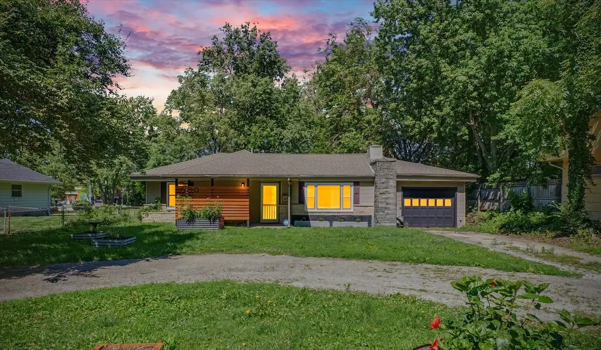 609 S Western Avenue, Champaign, IL 61821 - #1