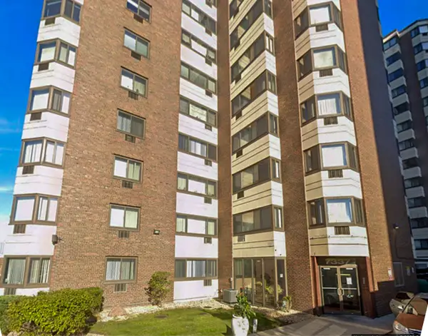 7337 S South Shore Drive #1128, Chicago, IL 60649