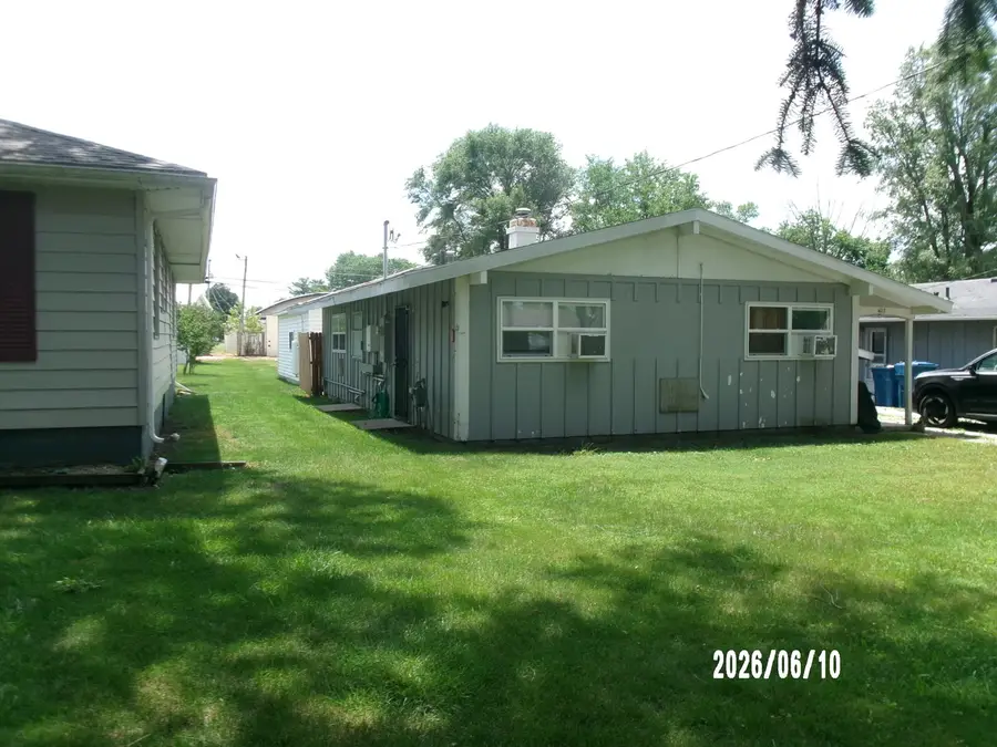 423 W Chestnut Street, Hoopeston, IL 60942 - #2