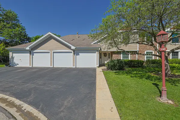 220 Oak Knoll Court #B2, Schaumburg, IL 60193
