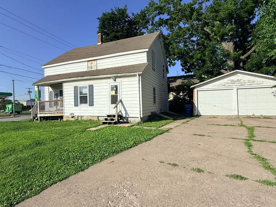2802 Rockingham Road, Davenport, IA 52802 - #3